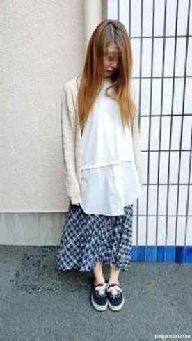 FC2-PPV-1351392 - 限定顔出し【個人】旧知の友人の奥さん（新作と過去作6本） cover.jpg