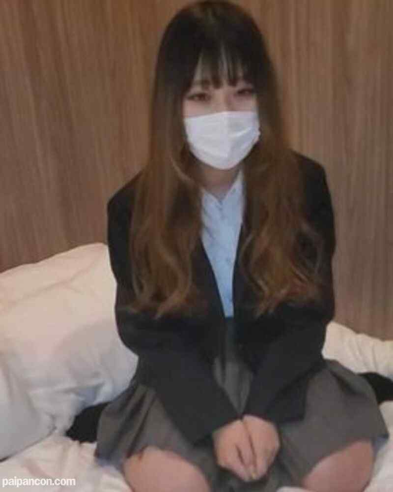 FC2-PPV-2652139 - 【処女卒業】派手めな未経験少女の膣奥に初到達。初めてをおじさんに捧げる cover.jpg