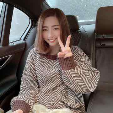 FC2-PPV-2720886 - 潮吹きまくる美人若妻と車内不倫！舌に絡みつく程の精子を出されて「ゴックン」クリトリスを触るだけで飛び散る潮で車内は潮まみれに