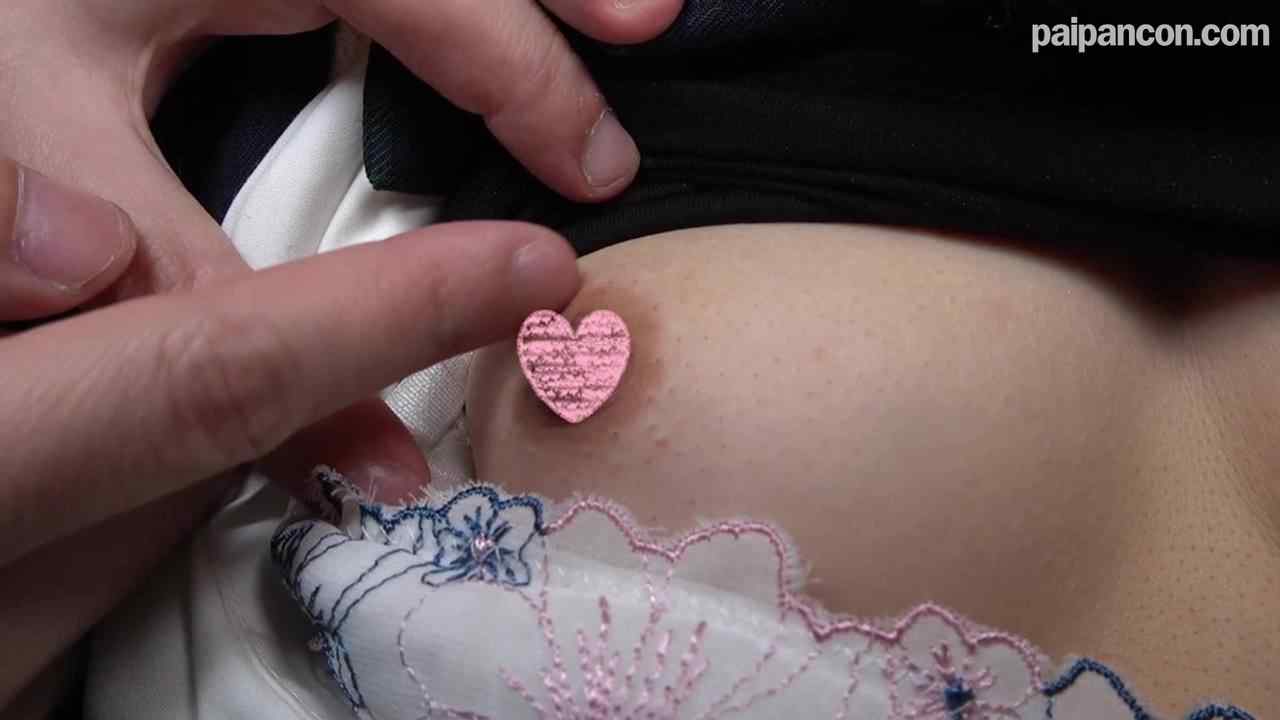 FC2-PPV-2972795 - 合計３作品！怒涛の２００分！！ Ｒ４卒業生の色白スレンダー美**は剛毛未処理マンコで感度良好。電マ＆手マンで豪快****。