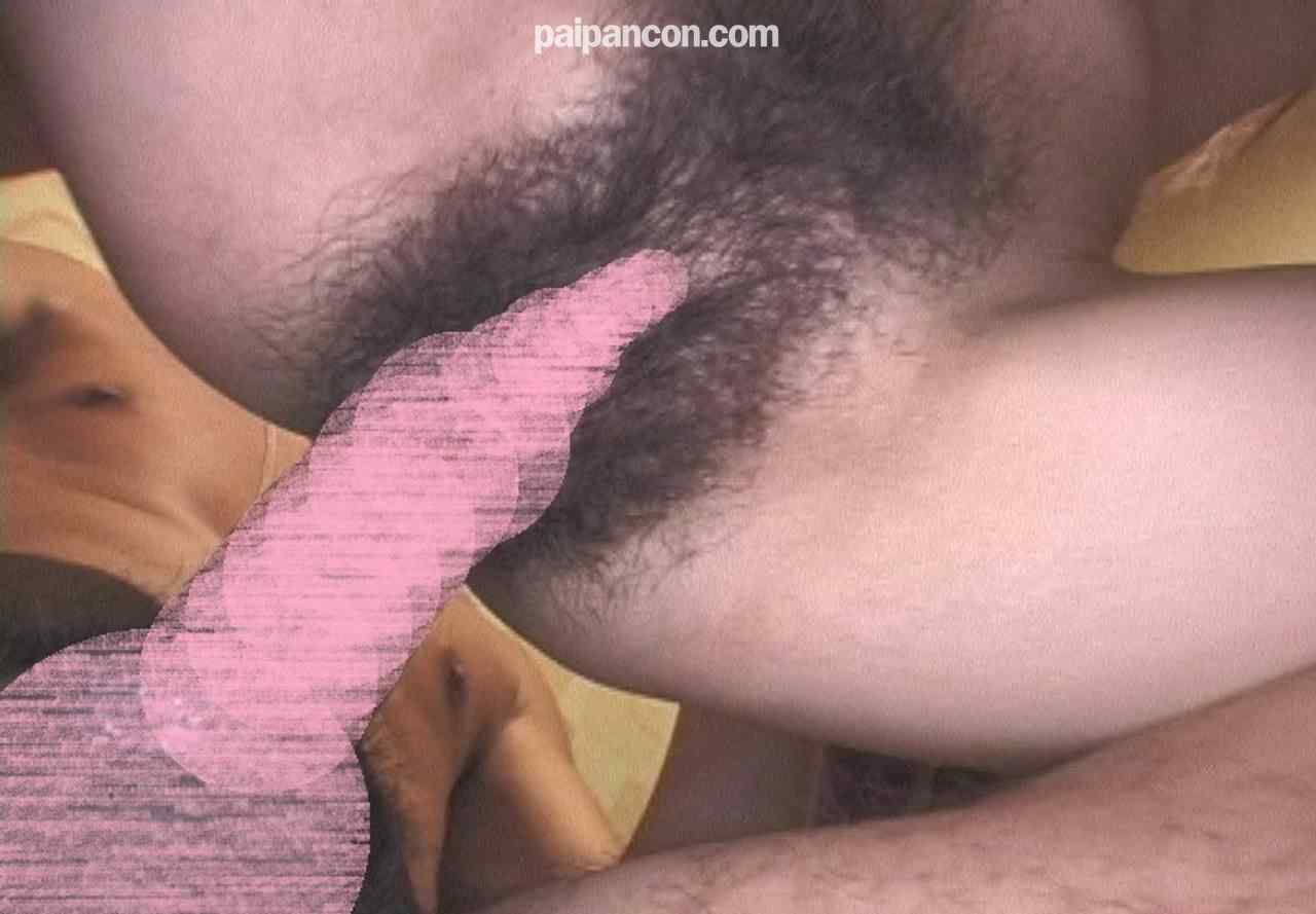 FC2-PPV-4566108 - 【生ドル・未修正】美乳JDに生挿入!!カラオケで恥ずかしい大開脚ポーズで剛毛マン毛とオマンコをおっぴろげ!!7種の丸見え体位で大興奮!! thumbnail_5.jpg