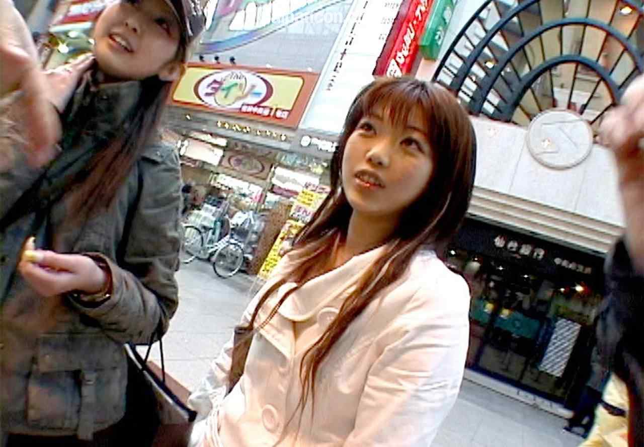 FC2-PPV-4588381 - 【生ドル・未修正】友達の見てる前で生挿入!!カラオケで2人組のW手コキからビショ濡れ状態でエスカレート!!未公開含むオリジナル版!! thumbnail_2.jpg