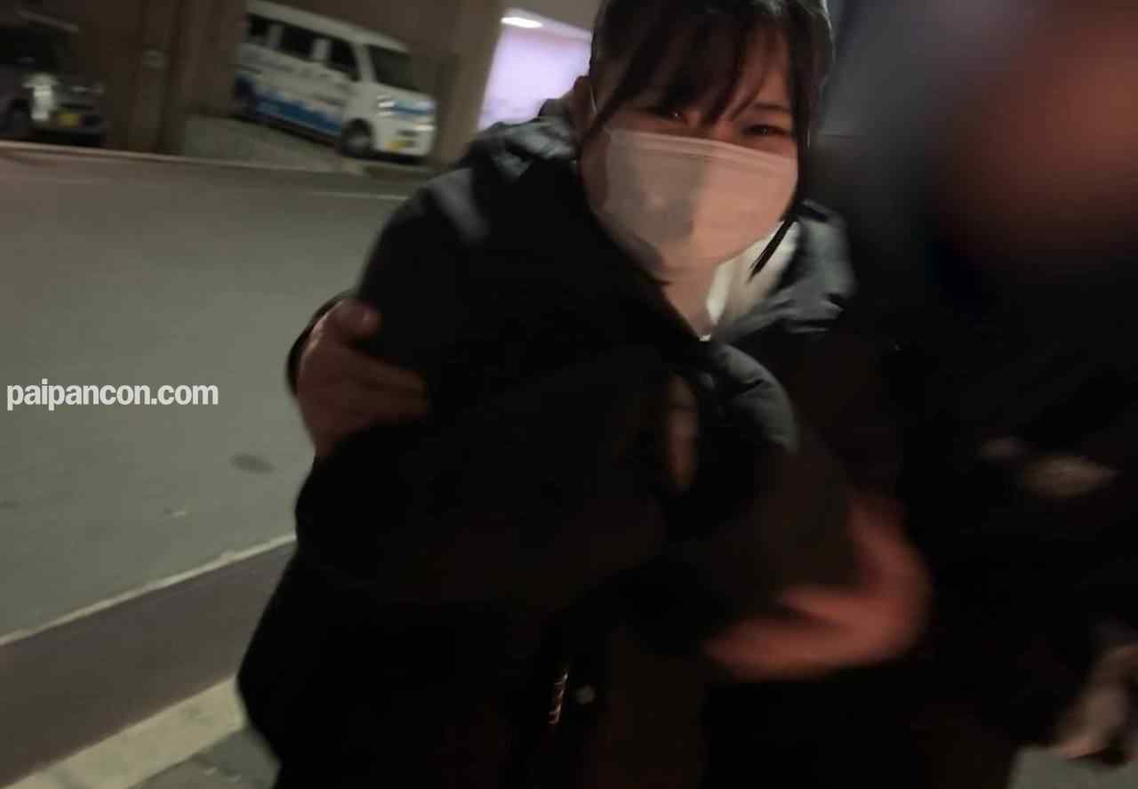 FC2-PPV-4619584 - 【完全素人18歳】可愛いくて超敏感!顔に似合わない巨尻を堪能して許可を得ず中出しハメ!※レビュー特典有※ thumbnail_0.jpg