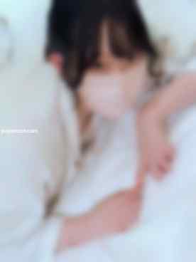 FC2-PPV-4692702 - 「うんしょっ♡」で下着を脱ぐSSS級の色白清楚 電マでイクイク♡キモおじにされるがまま