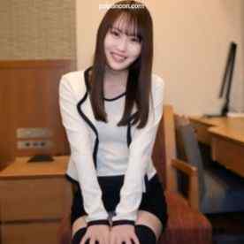 FC2-PPV-4884534 - 【無】色白美乳！ウェザーニュース女子アナに居てもおかしくないビジュアル！知的な雰囲気で大人しそうな感じが豹変⤴急に「オ〇サンのチ〇ポ欲しい～」と懇願　ゴックン中だし※特典高画質 cover.jpg